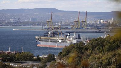 European Union members near deal on Russian oil price cap