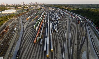 US House approves bill to block rail strike and mandate paid sick leave