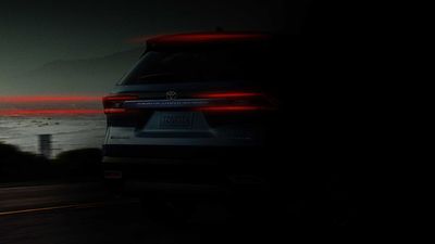 Toyota Teases New Three-Row Grand Highlander, Debuts February 8