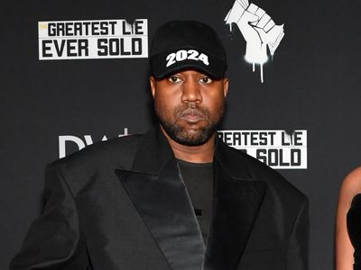 Kanye deletes Fuentes tweets after controversial Mar-a-Lago dinner