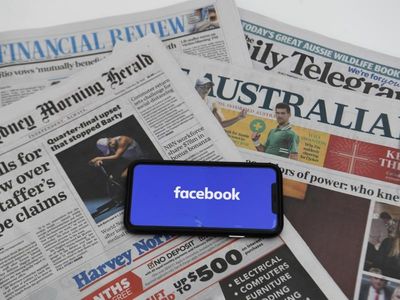 Review gives tick to social media code