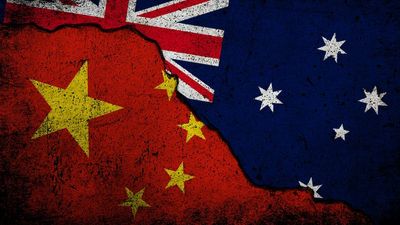 Federal government pressures China to drop trade sanctions on Australian goods ahead of key anniversary
