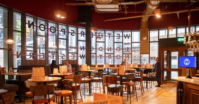 Wetherspoon pub closes after 'rogue' pigeon dropped in and refuses to leave for hours