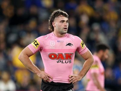 NRL's Panthers re-sign Salmon, Eisenhuth