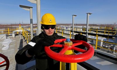 BP shares in Kremlin oil firm are ‘blood money’, says Zelenskiy adviser