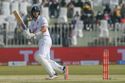 Under-pressure Pakistan 17-0 at lunch after England's mammoth 657