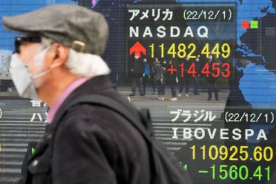 Asian shares sink on revived worries over recession, China