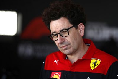 Ferrari’s Binotto F1 split looks "strange", says Brundle