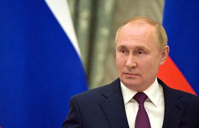 Russia's Putin tells Germany's Scholz that Western line on Ukraine is 'destructive' - Kremlin