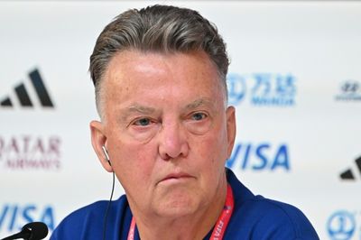 Van Gaal hits out at Dutch critics before USA World Cup clash