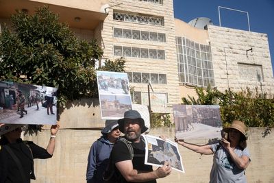 Israeli peace activists show presence in West Bank hot spot
