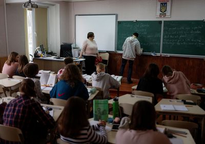 Kyiv schools adapt to survive under Russian bombardment
