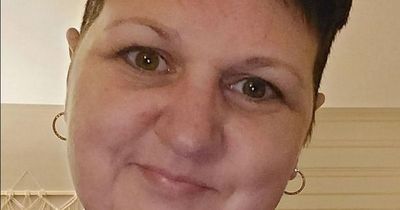 Mum shares devastating news of her own death after cancer mistaken for 'trapped nerve'