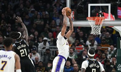 Lakers player grades: L.A. upsets Bucks and gets statement win