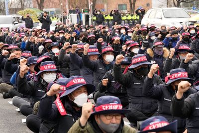 Thousands protest in South Korea in support of truckers