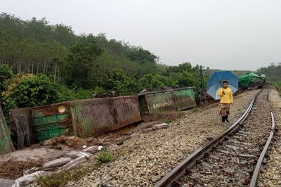 Bomb blamed for Songkhla freight train derailment