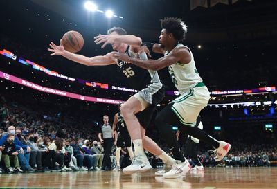 Should the Boston Celtics trade for San Antonio Spurs big man Jakob Poeltl?