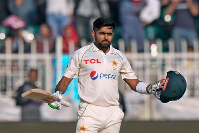 England bowlers toil as Babar Azam’s century helps Pakistan past 400