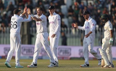 England rewarded for perseverance as late Pakistan wickets offer hope of victory