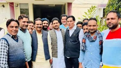 Uttar Pradesh: Samajwadi Party MLA Nahid Hasan walks out of Chitrakoot jail