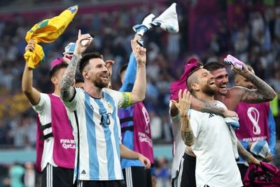 Argentina 2-1 Australia LIVE! World Cup 2022 result, match stream, latest reaction and updates today