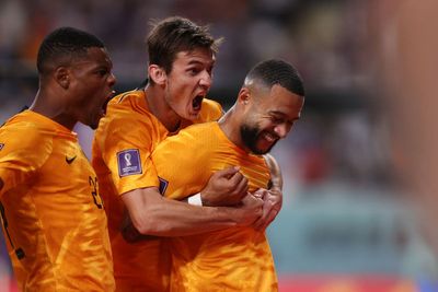 Netherlands see off USA to reach World Cup quarter-finals
