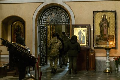 Ukraine slaps sanctions on senior clerics in pro-Moscow church