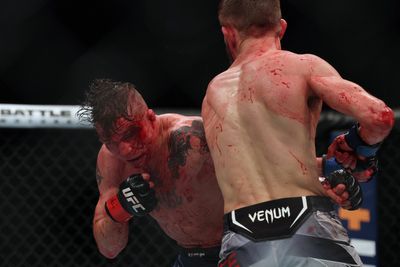 Jonathan Pearce def. Darren Elkins at UFC on ESPN 42: Best photos