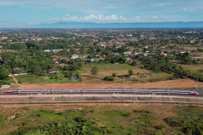 Lao DPM hails railway as pride of Laos