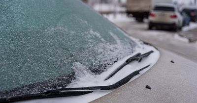 Woman shows drivers a simple tip to defrost your car quicker - and it doesn't cost a penny