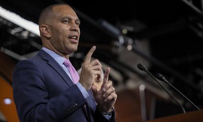 Hakeem Jeffries ‘stops talking’ when asked what he thinks of Kevin McCarthy