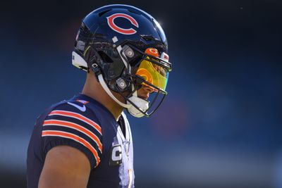 Justin Fields cruises through Packers on 55-yard touchdown run