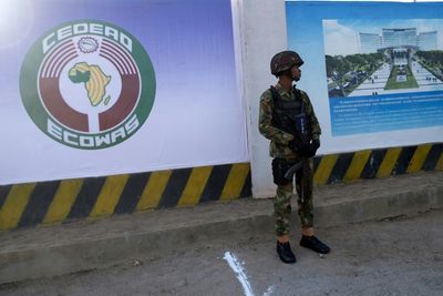 W.African bloc tells Mali to free 46 Ivorian troops