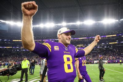 Young Vikings fan is shirtless, blinged-out channeling Kirk Cousins