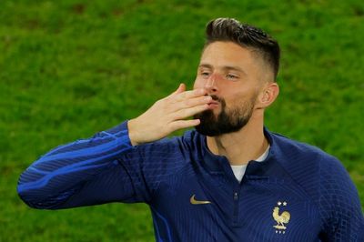 Record-breaking Giroud brings goals to France's repeat World Cup bid