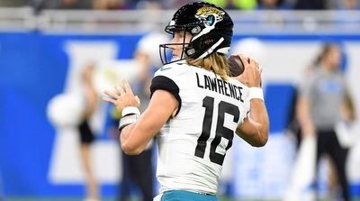 Jaguars QB Trevor Lawrence Appears to Get Injured on Scary Play vs. Lions