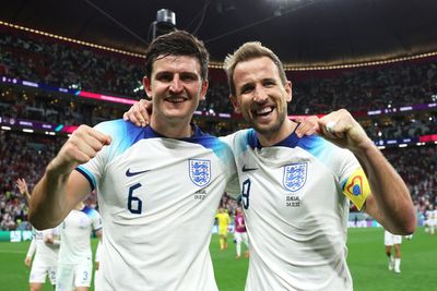 England stroll into World Cup quarter-finals on night where previous sides may have buckled