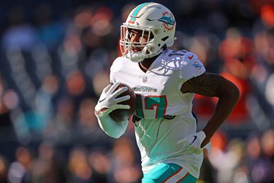 Dolphins WR Jaylen Waddle exits Week 13 game with leg injury