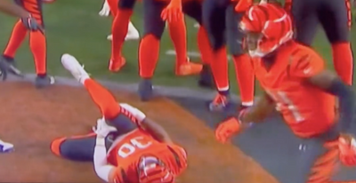 Tony Romo hilariously narrated the Bengals’ Jessie Bates faking an injury to stall against the Chiefs