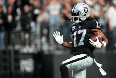 Davante Adams in end zone again as Raiders pull off flea-flicker