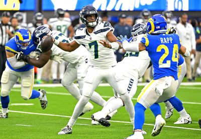 Geno Smith directs first game-winning, fourth-quarter since 2014 as Seahawks jar Rams