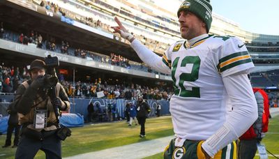 Aaron Rodgers beats Bears again, with no hard feelings