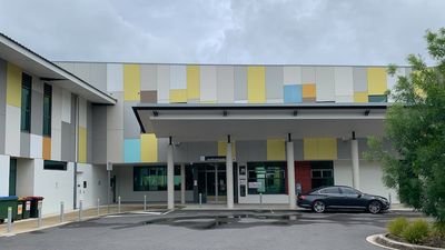 Man accused of murdering fellow patient in Canberra Hospital's Adult Mental Health Unit facing more charges for resisting police
