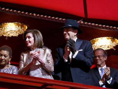 Paul Pelosi covers injuries at Kennedy Center Honors in first appearance since hammer attack