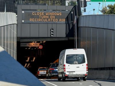 Report suggests ditching new Sydney tunnel