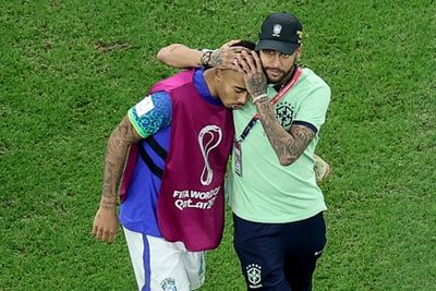 Gabriel Jesus back at Arsenal to see knee specialist after World Cup withdrawal