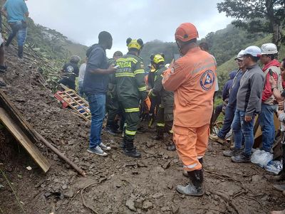 Landslide buries bus in Colombia, killing at least 34
