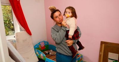 Mum, 18, living in mould-infested flat fears for life of daughter who keeps being hospitalised