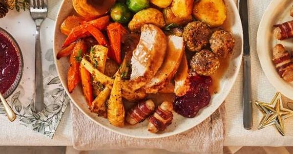 Sainsbury's is selling Christmas Dinner for less than £4 per person