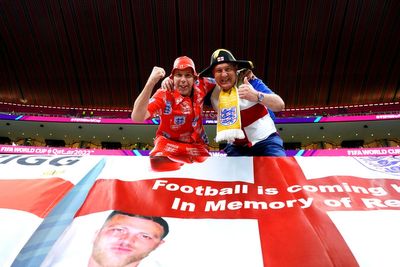England fans pay World Cup tribute to boxing trainer who was stabbed to death